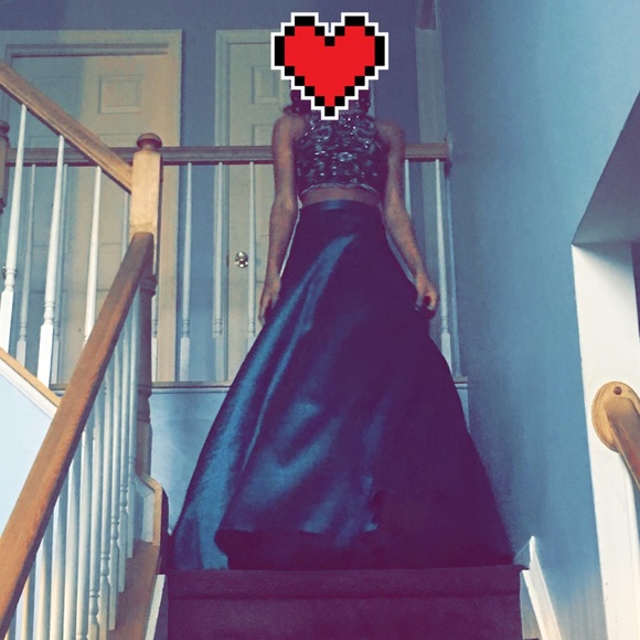 | CLOSET CLEANOUT| Alyce Paris Prom dress - Picture 2 of 6